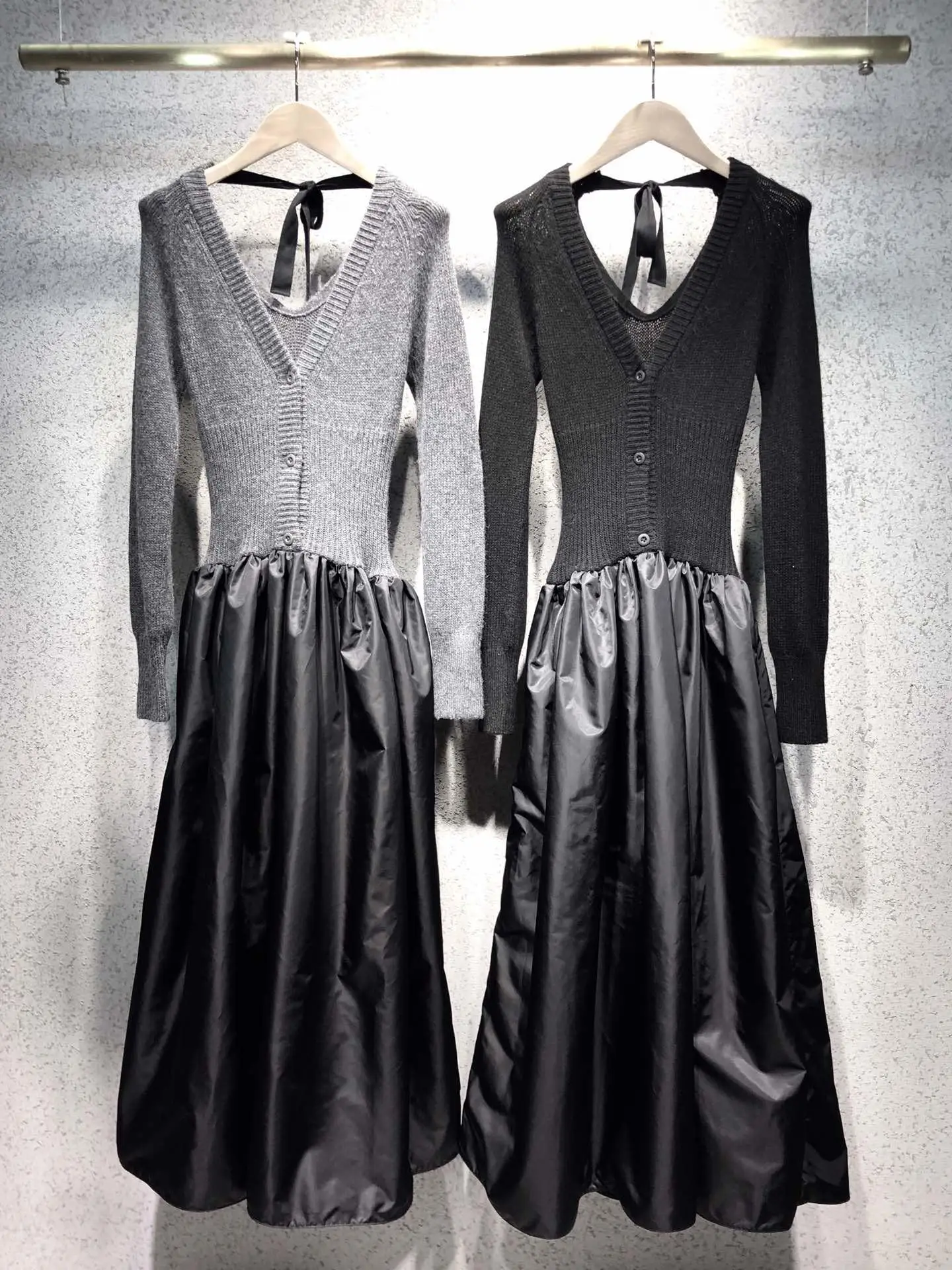 

2019 new ladies fashion long-sleeved V-neck bow sweater stitching fake two-piece dress 0911