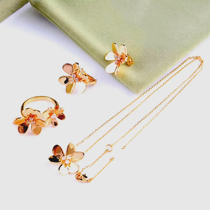 

Top Quality Cute Flower Sets Jewelry Rose Gold Color Exquisite Pave Zircon Clover Necklace Ring Clip Earrings Set For Women