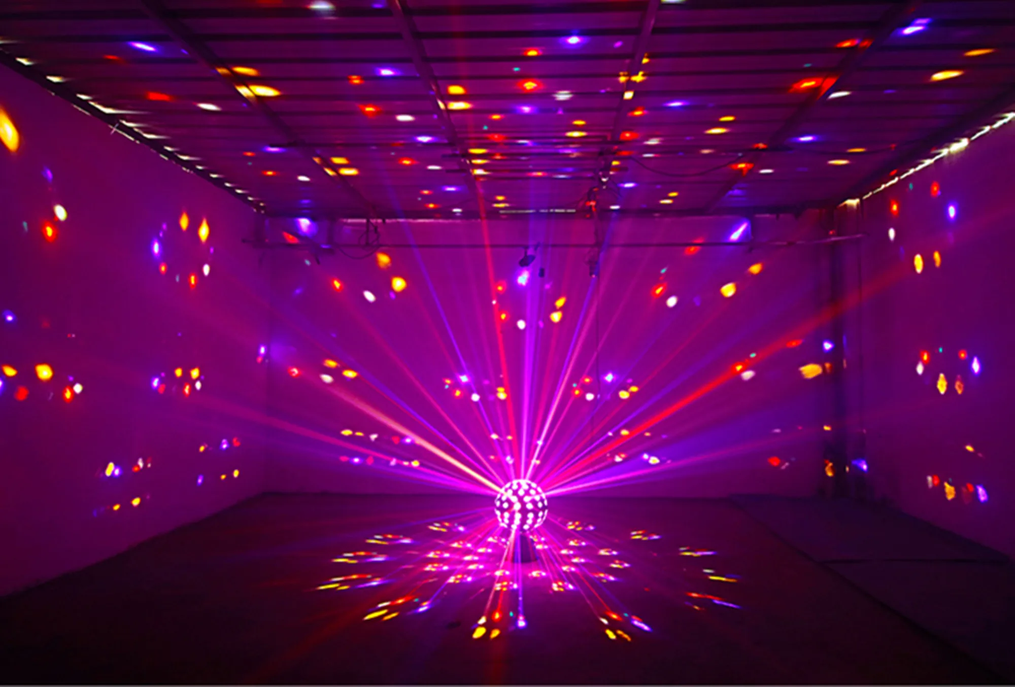 стробоскоп для дискотеки. пати проектор x900 5. цветомузыка в клубе. световые приборы лазеры. пати проектор x900 5.