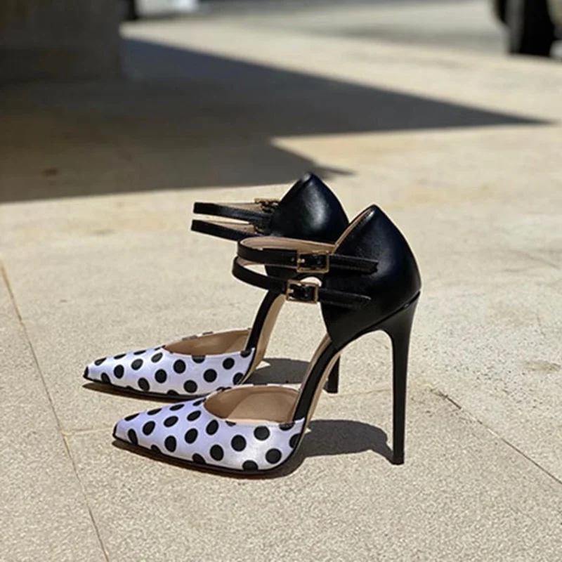 

Туфли-лодочки с острым носком и ремешком на щиколотке