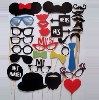 

31pcs of Mickey Mouse Photo Booth Props Halloween Role Playing Graduation Party Personality Creative Holiday Supplies Beard
