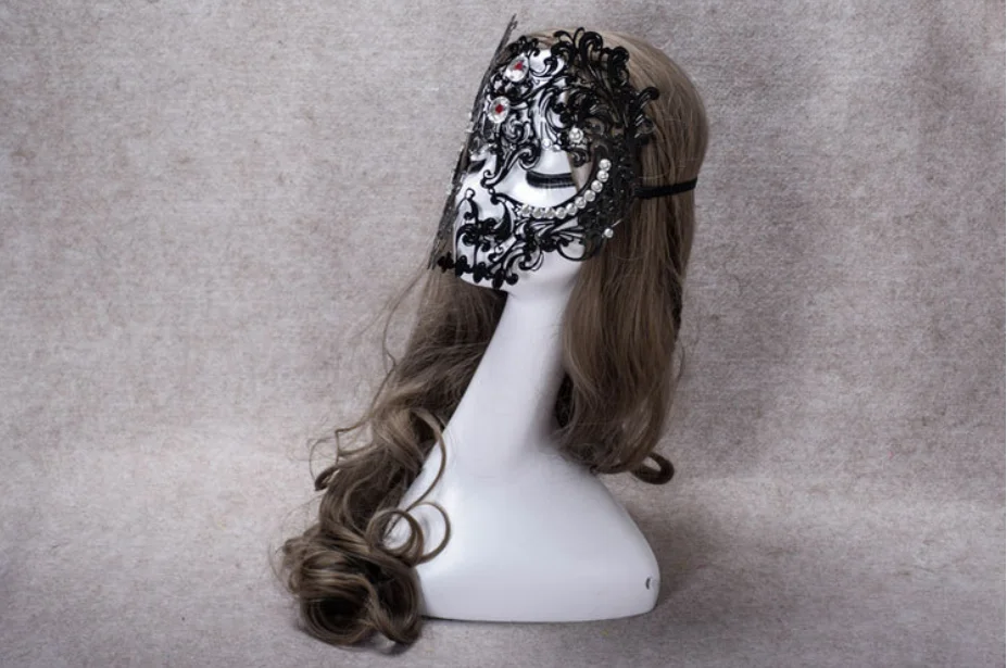 Halloween Mask With Diamond For Dance Women And Men Cool Costume Prom Party Sexy Full Face Hollow Out Masquerade Festival