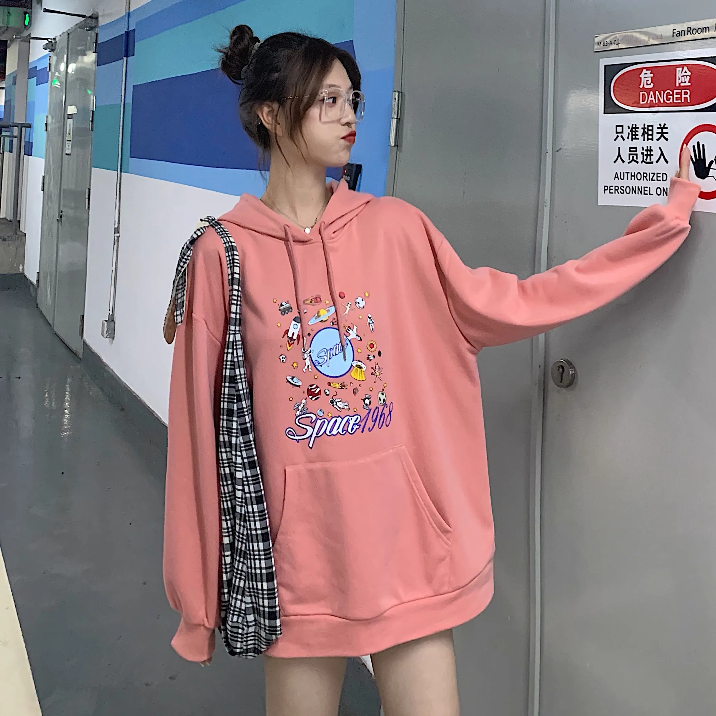 Cena Kobiece koreańskie kawaii śliczne luźne bluzy z nadrukiem planety bluza w stylu casual damskie bluzy w japońskim stylu harajuku Ulzzang odzież dla kobiet