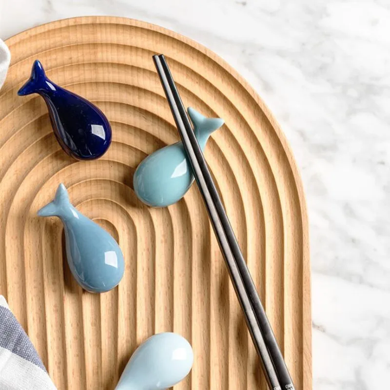 

Whale Ceramic Chopsticks Holder Miniatures Spoon Fork Holder Home Hotel Ceramics Cute Kitchen Tableware 1PC
