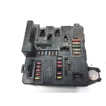 

8200306032B CASE RELAYS/FUSES RENAULT SCENIC II