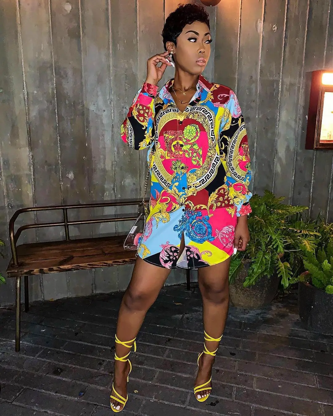 

New 2019, fashionable European and American style, personalized art printing pattern, sexy shirt dress