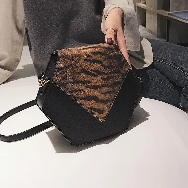 

Leopard Bag Women's 2018 Autumn New Style Fashion Autumn Hong Kong Style Versitile Fashion Cool Chain Crossbody Bag