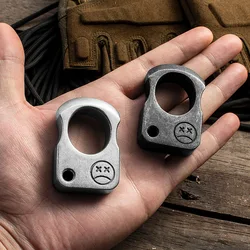Anneau de survie tactique en acier métallique, outil multifonctionnel de survie en plein air, anneau pendentif brise vitre 