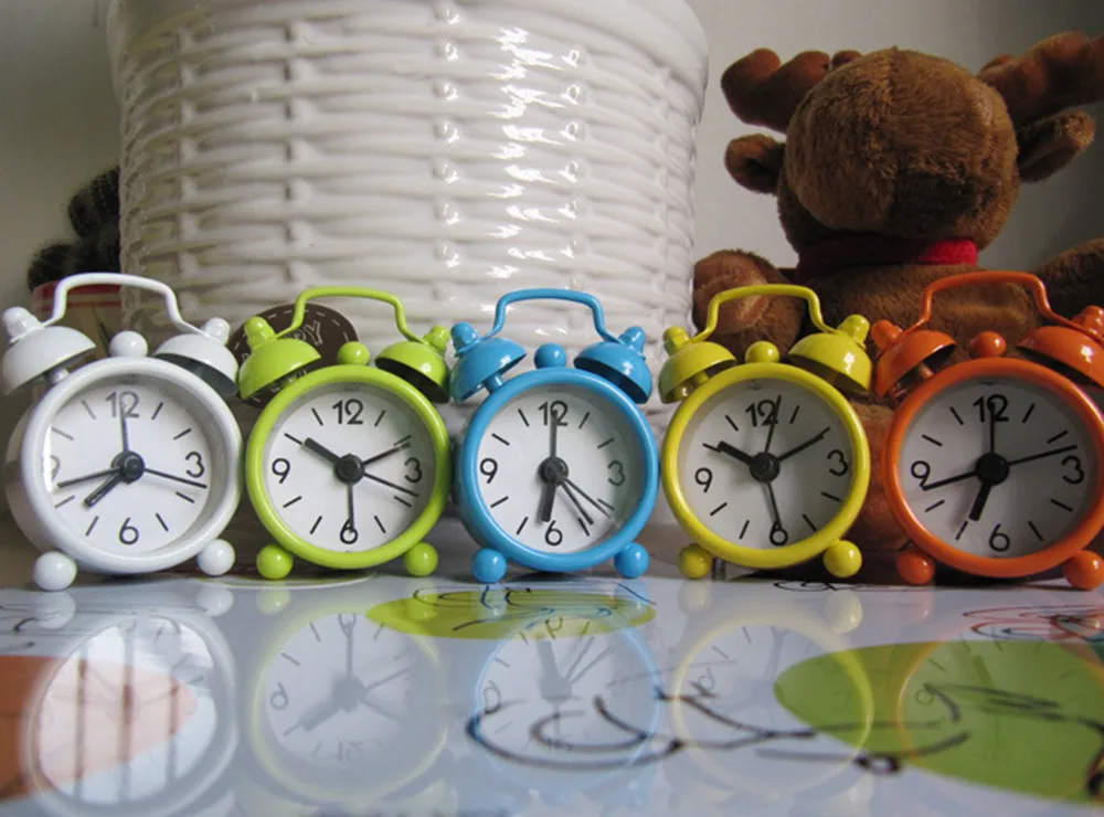 Креативные милые мини металлические маленькие электронные часы с будильником маленький будильник для украшения дома гостиной