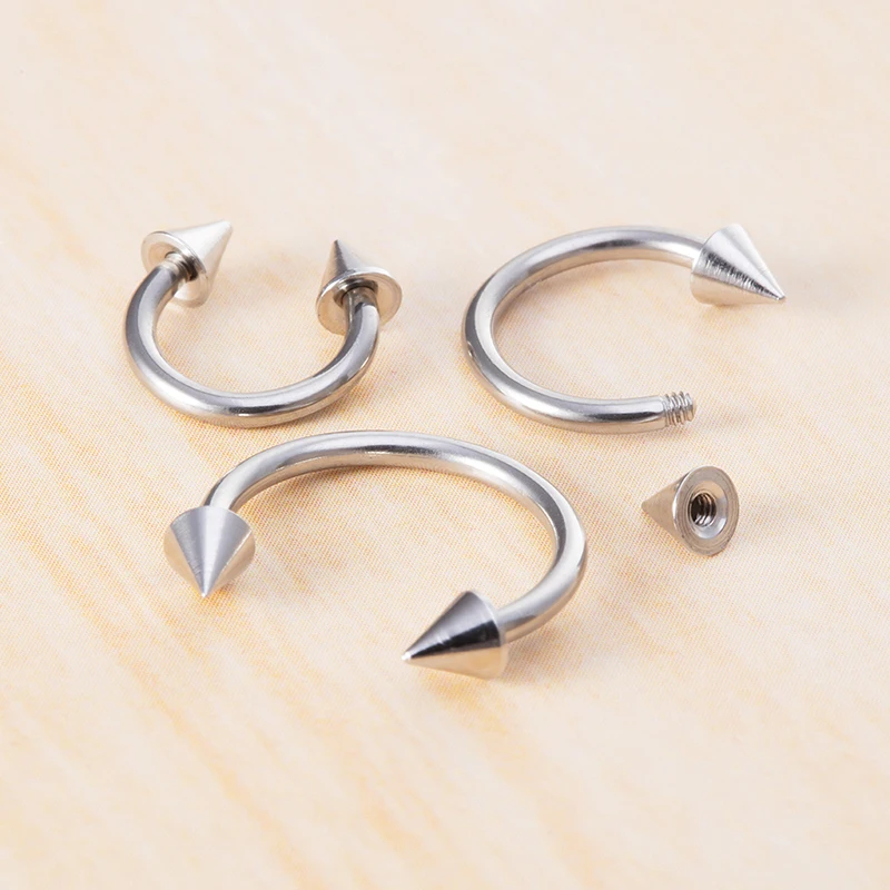 Piercing Fer à Cheval Strass Filetage Interne Noir