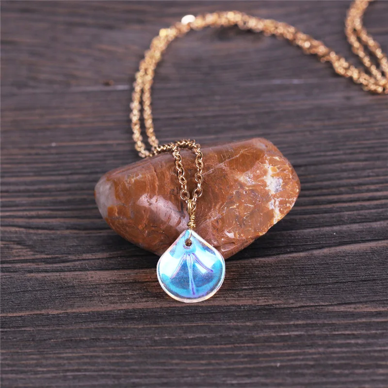 

Shell Shape Glass Necklace Colored Transparent Choker Gold-plated Chain Simple Boho Jewelry Summer Beach for Women