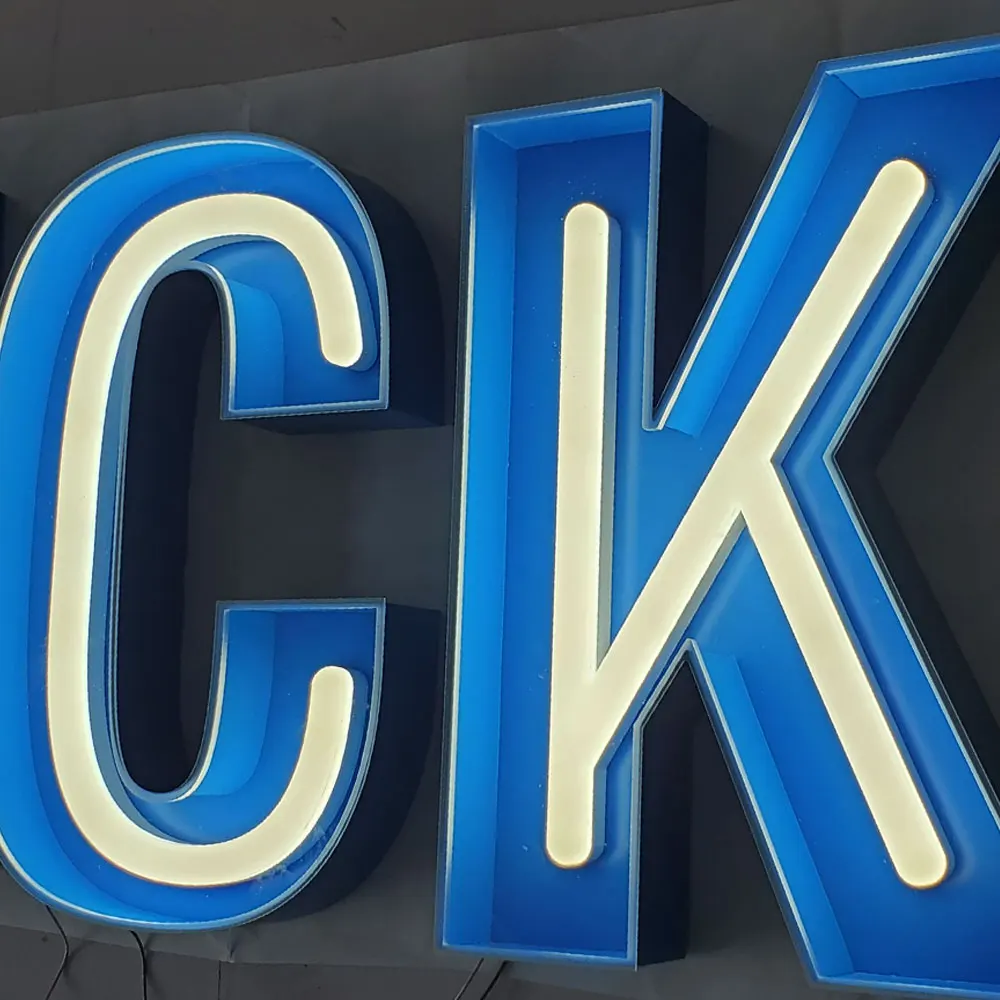 Shopfront di lettere da parete in acrilico con lettera di canale blu unica rustica