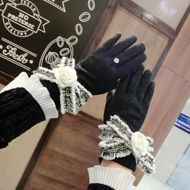 Gloves Cashmere Edging Ladies Camellia Finger Gloves Women Korean Winter Thickening Warmth Riding Fashion Touch Screen Gloves sheepskin gloves women s mid length striped style velvet lining autumn and winter warmth ladies brown leather finger gloves