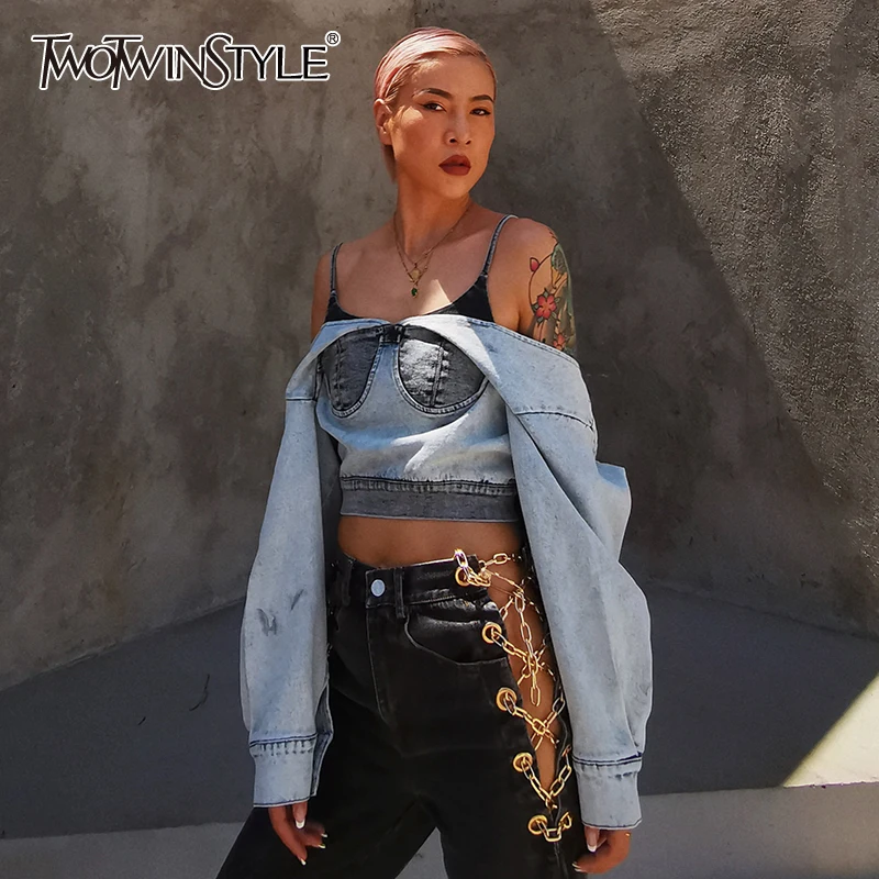 Женская джинсовая куртка TWOTWINSTYLE осенняя черная короткая с открытой спиной