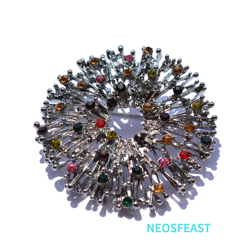 Elegant Floral Brooch for Women Rhinestone Pin Black Lacquer Plated Lady Gift Wedding Garments Garland Accessory Fashion Jewelry