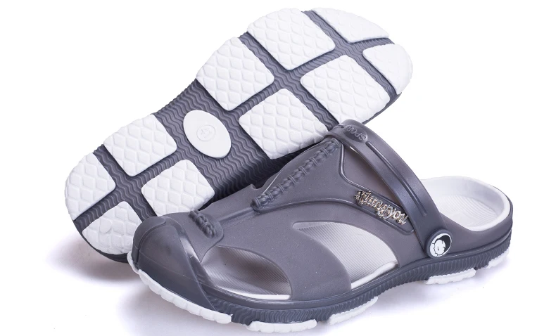 Summer Men Slippers Clogs Slip-On Garden Shoes Breathable Man Sandals Plus Size Male Beach Shoes Flip Flops Quick Dry