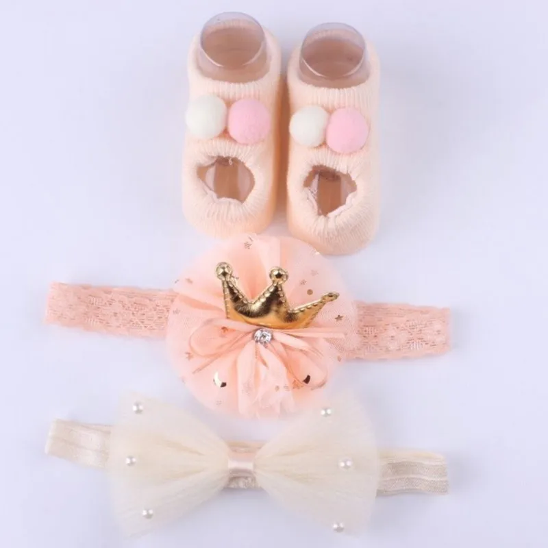Комплект из 3 предметов; повязка на голову с бантом и цветами для новорожденных девочек; аксессуары для волос; носки в подарочной упаковке; Рождественский подарок; От 0 до 2 лет - Цвет: B2