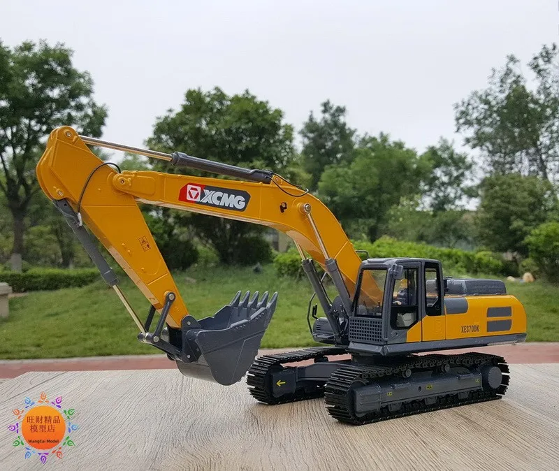 

Collectible Alloy Model Gift 1:30 Scale XCMG XE370DK Large Size Hydraulic Excavator Engineering Machinery DieCast Toy Model
