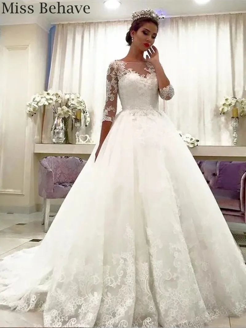 

DD JYOY Ball Gown Wedding Dress 2019 Plus Size Wedding Dress with Long Train Elegant 3/4 Sleeve Zipper Back Plus Size