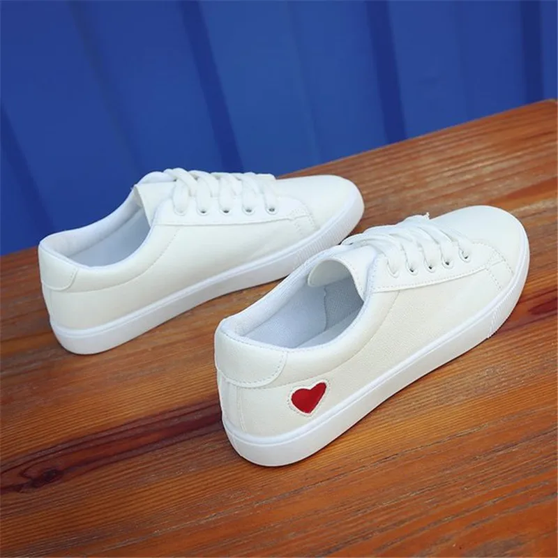 Women's Casual Flat Heart Lace-up With Fashion Skate Shoes Ladies Breathable Lovely Designer White Sports Shoes 39 Women's Shoes