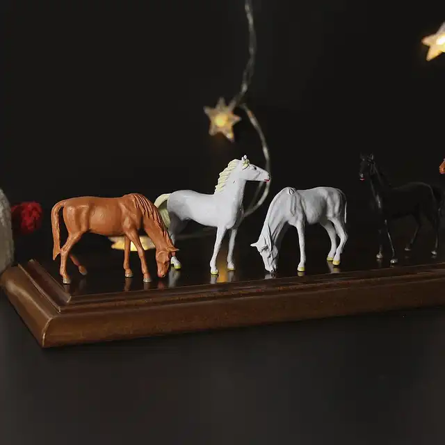o scale farm animals
