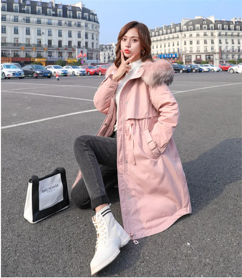 Длинный пуховик из хлопка для женщин, новинка, Корейская версия, пальто с капюшоном и меховым воротником, зимняя свободная теплая верхняя одежда Parker 567