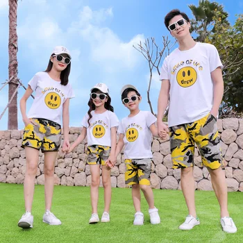 

New Summer Family outfits clothing mother Girl father Boy cotton white T shirts & Shorts 2pcs/sets family clothes Smiling Face
