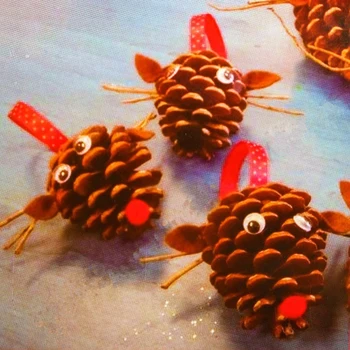 

Set to create hanging Christmas decorations from cones of "Sviatki»