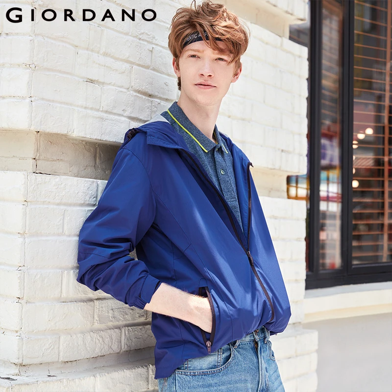 

Giordano Men Windbreaker Men Solid Color Mesh Lining 100% Polyester Smooth Windbreaker Men Hooded Jacket Zip Pocket 01079729