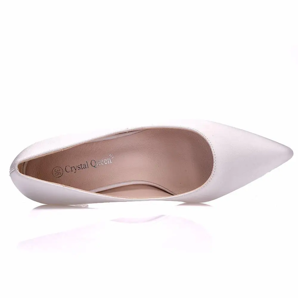 Женские туфли на высоком каблуке 7 см с кристаллами; Цвет белый; атласные туфли-лодочки; женские свадебные шелковые туфли на прозрачном каблуке; модельные туфли