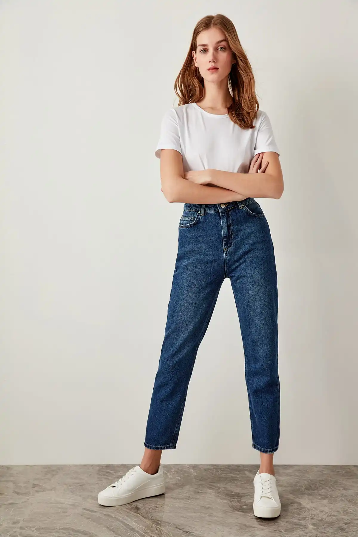 

Trendyol Blue High Waist Mom 80s Jeans Casual Straight-led Denim for Ladies TCLSS19LR0047