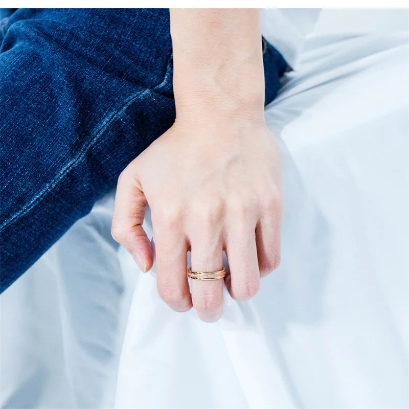 AZIZ BEKKAOUI горячая распродажа; Романтика выгравированное имя розовое золото кольцо для женщин простой стиль нержавеющая сталь обручальное кольцо, украшение