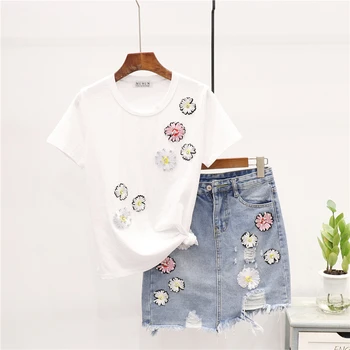

Fashion Women 2020 Summer New Small Daisies Loose Short Sleeve T shirt + Grinded Denim Hip Skirt 2 Piece Set Womens Clothes H141