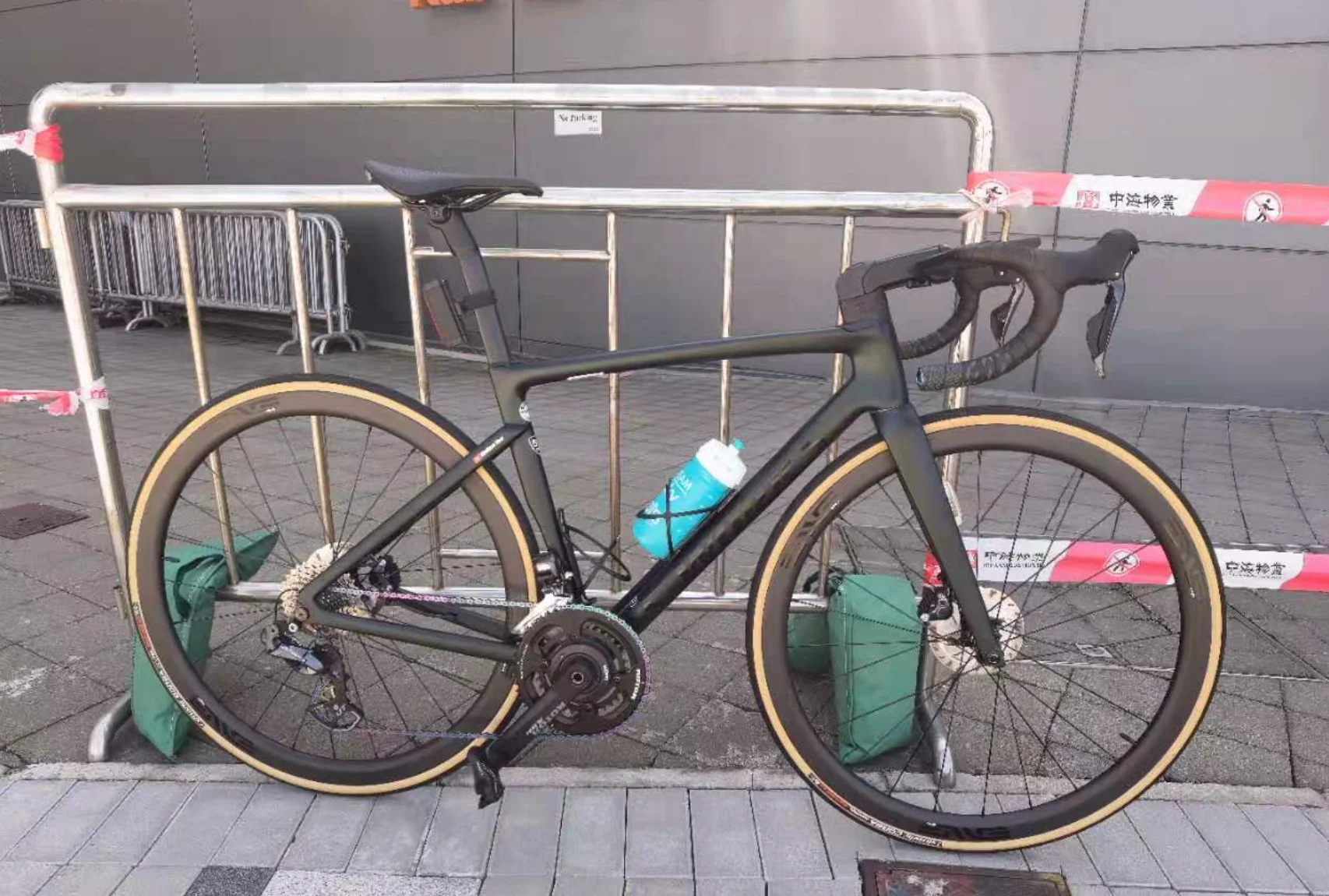 Road bikes carbon frame sl7 new mould Threaded BB 12x142mm thru axle