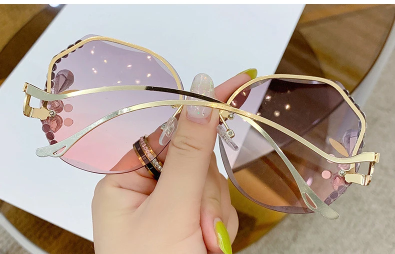 Fashion Anti-UV Diamond Sunglasses Women UV400 Rimless Vintage Sun Glasses Rhinestone Retro Sunglass Luxury Designer Oculos