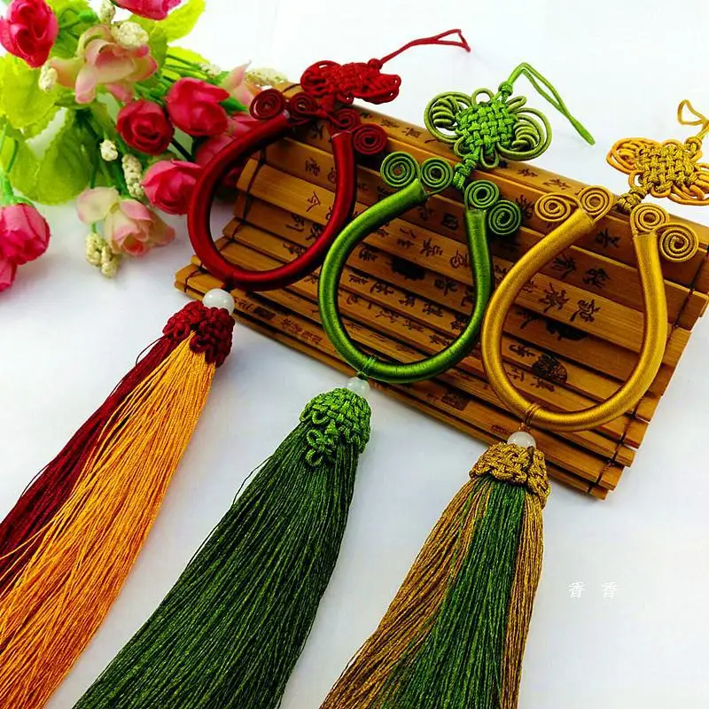

The popular Chinese wind knot key chain pendant peace and luck pendant key chain accessories Chinese knot tassel key ring pendan