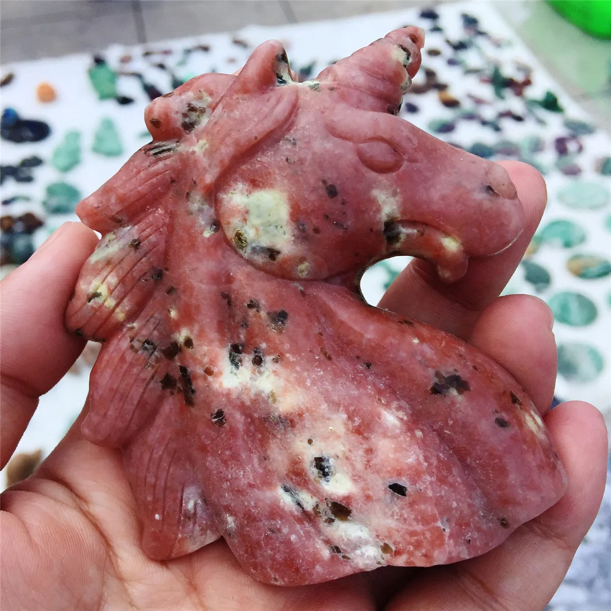 Натуральный кристалл драгоценный камень розовый камень гибискуса резьба животное Единорог минеральный кристалл блестящая статуэтка совы Украшение мультфильм анимация