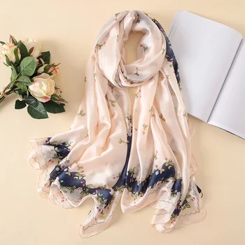 

Chinese Silk Ladies Silk Shawls Beautiful Small Flowers Silk Scarf Out Party Sunscreen Scarf Spring, Summer and Autumn New Style