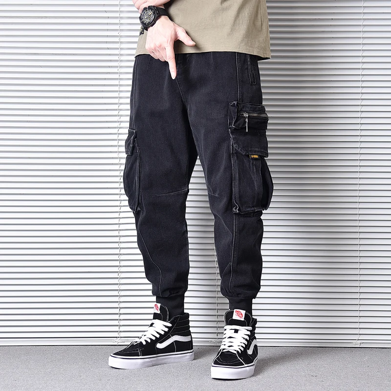 

2020 New Designer Fashion Men Jeans Black Color Loose Fit Big Pockets Cargo Pants Japanese Vintage Hip Hop Jeans Men Joggers