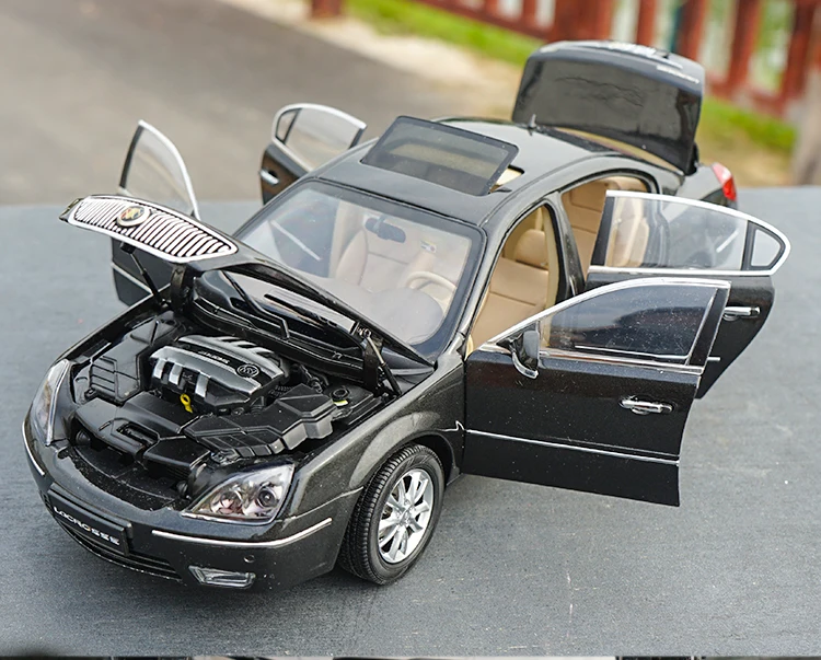 1:18 Buick LaCrosse 2006/2008 Версия Модель автомобиля модель сплава с небольшим подарком