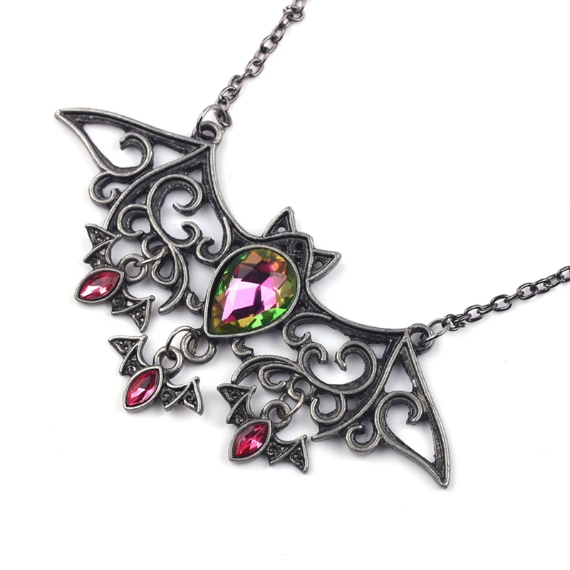 

Retro Bat Necklace Vampire Rhinestone Shiny Bat Batman Pendant Necklace Spider Man Men Boy Cosplay Christmas Gift