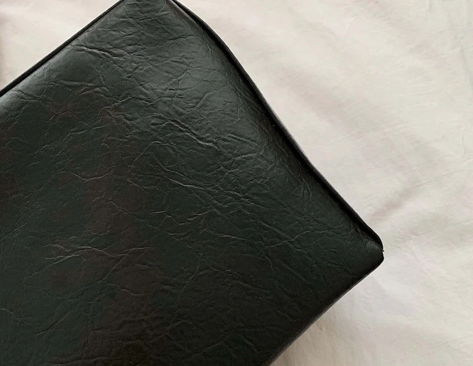 Простые плиссированные сумки через плечо для женщин, винтажные однотонные женские сумки для пригорода, высокое качество, Дизайнерские Сумки из искусственной кожи с клапаном