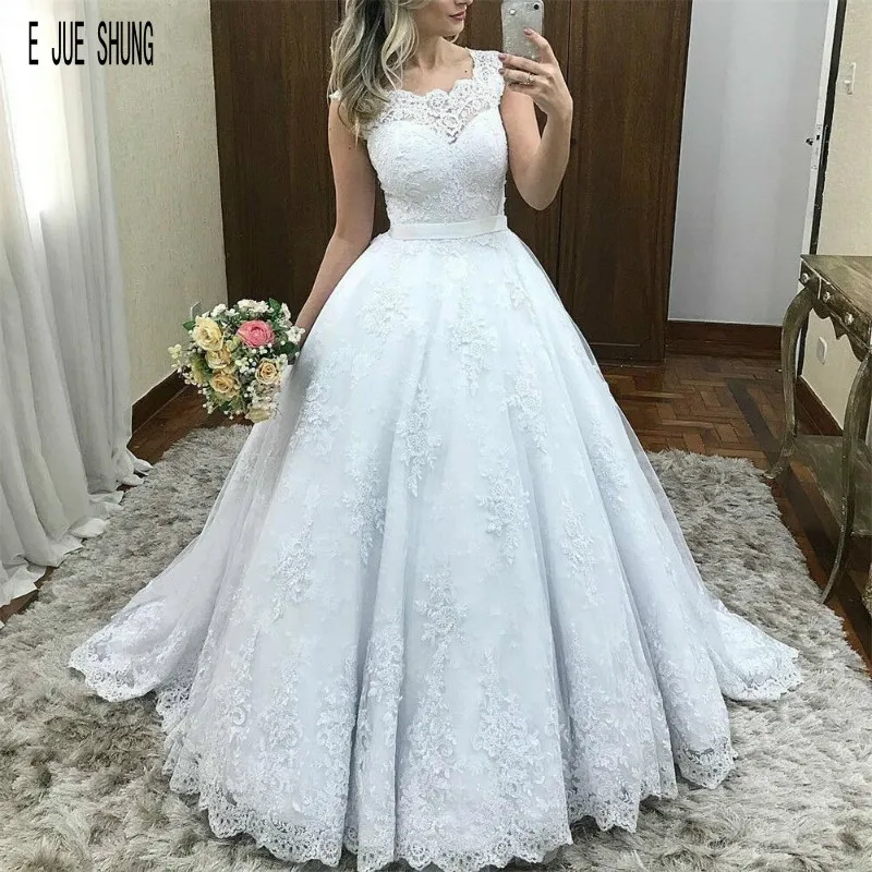 E JUE SHUNG Charming White Lace Wedding Dresses Cap Sleeve Scoop Neck Covered Button Back Bride Bridal Gowns Vestido De Noiva