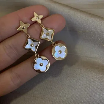 

Lindoli's new high-end European and American stars with the same personality long four-leaf clover white mother-of-pearl retro F