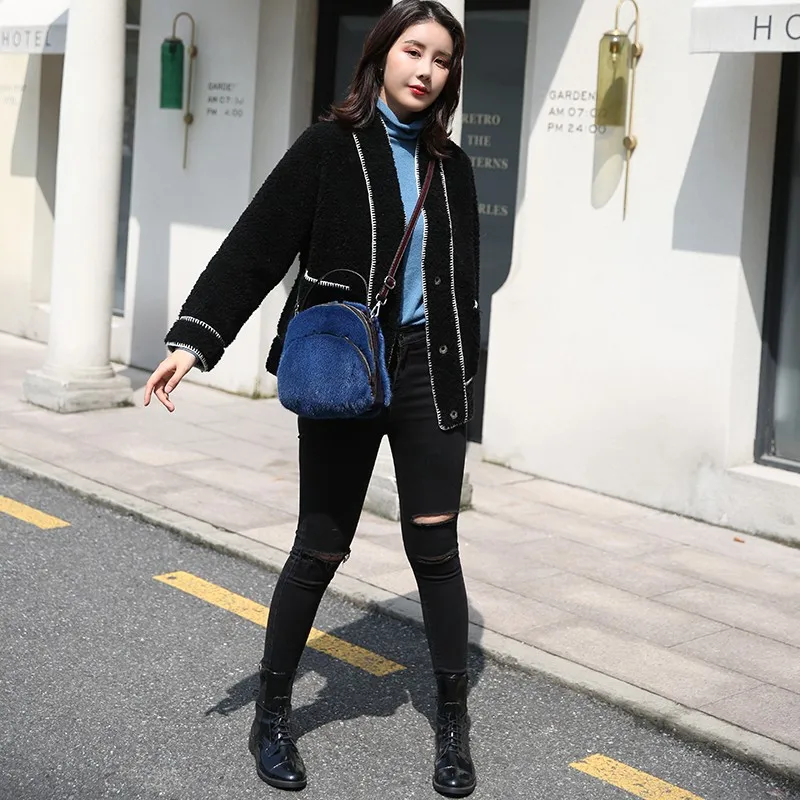 

2019 Imported Whole Skin Mink Fur Handbags with Oil Wax Style Creased Head Layer Cowhide Variable Portable Slung Backpack Bags