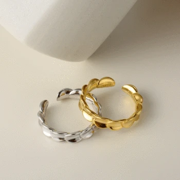 

Silvology 925 Sterling Silver Glossy Leaf Rings Minimalist Elegant Chic Personality Ring for Women Nordic Style Jewelry Designer