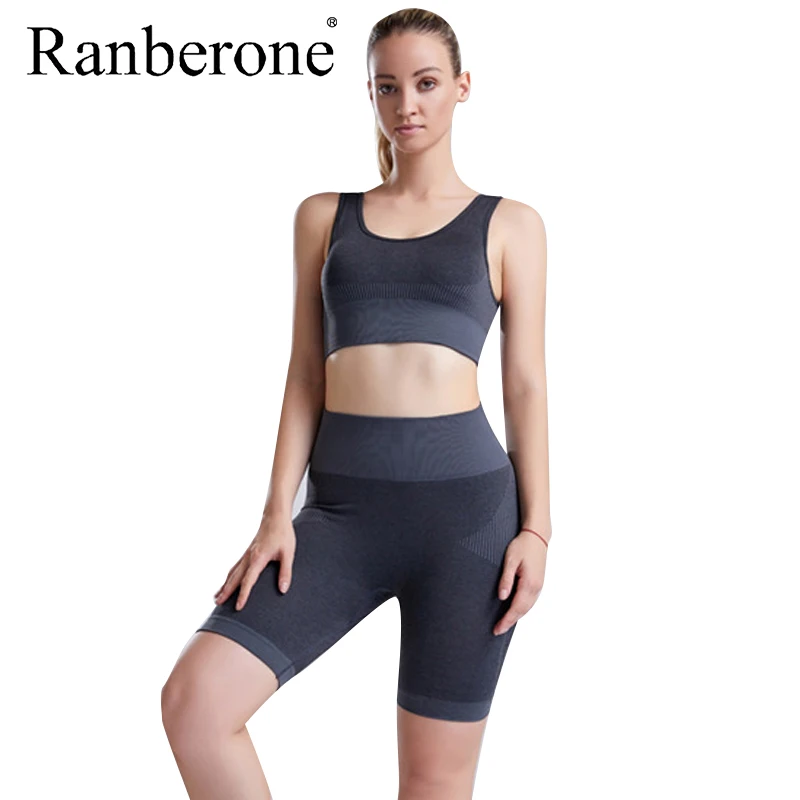 Женский спортивный костюм Ranberone из двух предметов майка и шорты эластичный