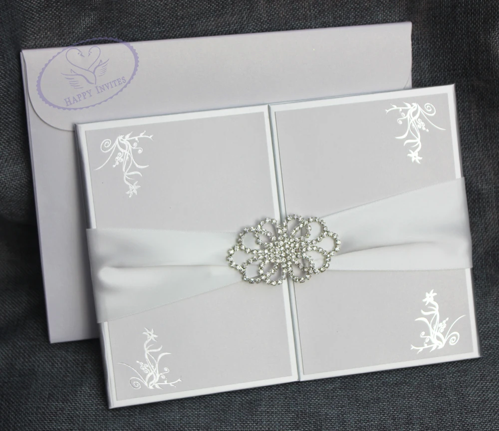 HI1109 - 02 Elegant White Hard Cover Wedding Invitation Card with Personal Silver Foiling Printing Made in China