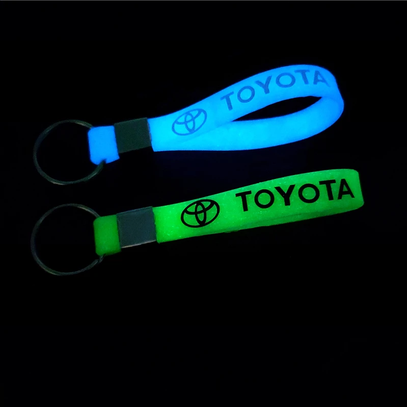 

car sticker Luminous Key Holder Gift Key chains KeyRings for Toyota camry chr corolla rav4 yaris prius Accessories Car Styling