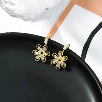 

Korean Simple Hollow Out Flower Earrings For Women 2020 New Jewelry Simple Zircon Oorbellen Bijoux